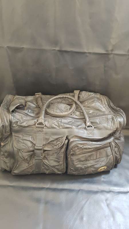 Vintage large Leather traveling bag H CLASSIC !!!!!!!