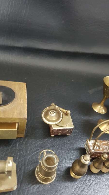 Job lot miniture brass figures bid for all!!!!