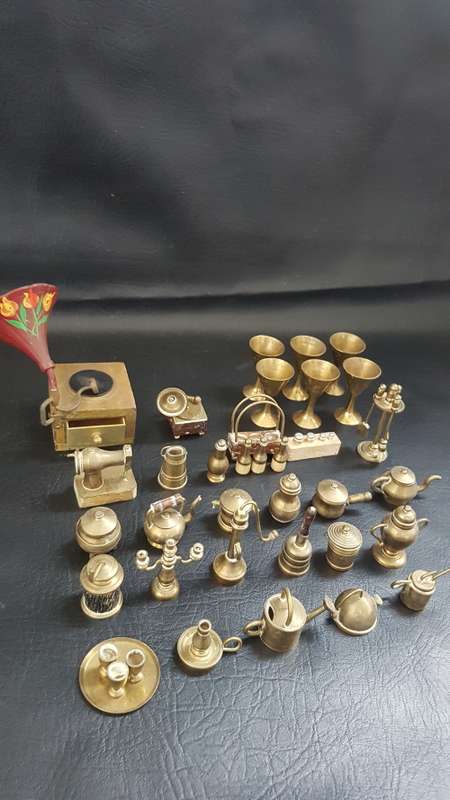 Job lot miniture brass figures bid for all!!!!