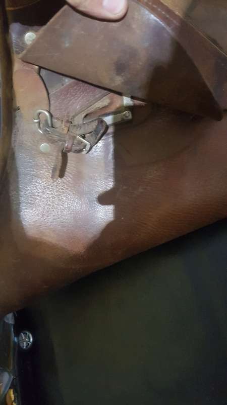 Genuin leather hourse saddle and horse related stuff bid for all!!!!!!