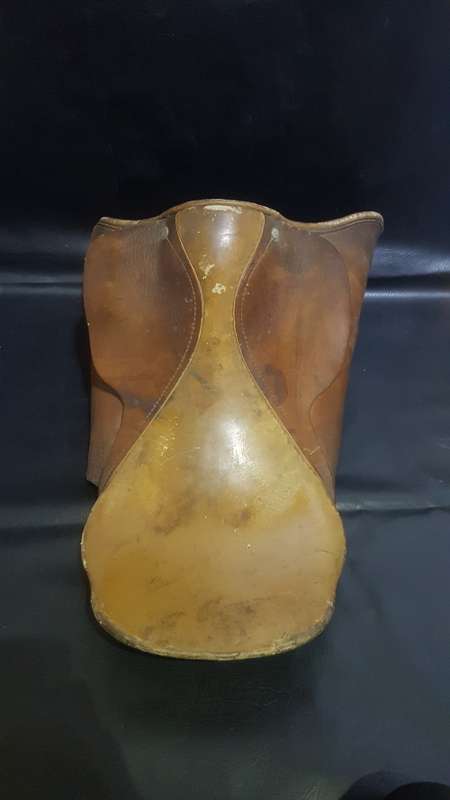 Genuin leather hourse saddle and horse related stuff bid for all!!!!!!