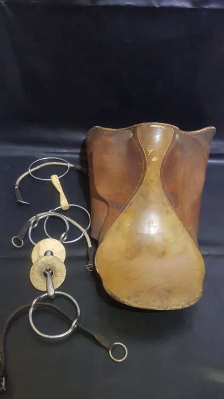 Genuin leather hourse saddle and horse related stuff bid for all!!!!!!