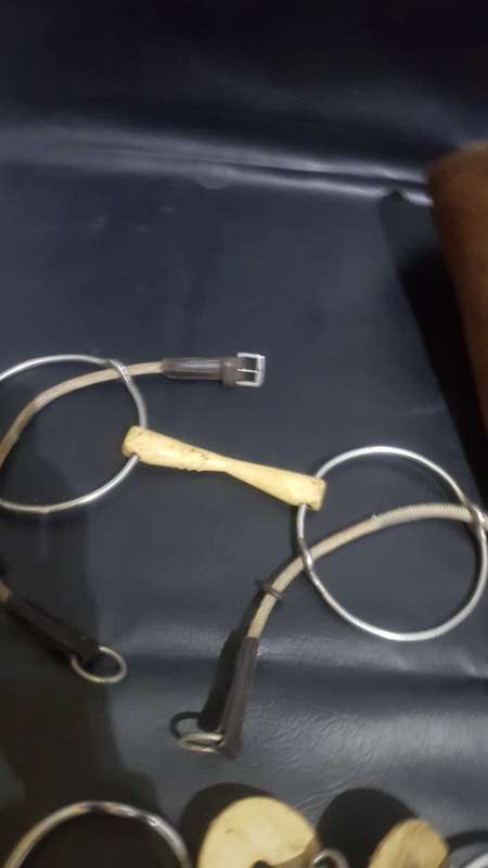 Genuin leather hourse saddle and horse related stuff bid for all!!!!!!