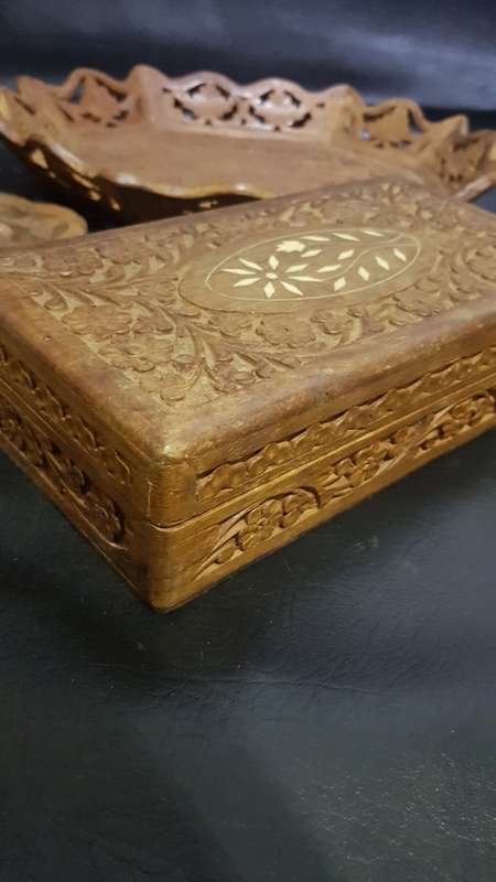 Beatifull hand carved wooden items bid for all!!!!