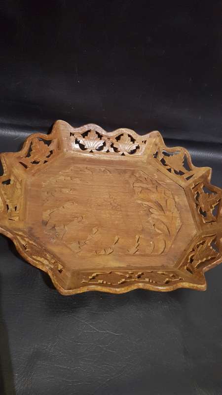 Beatifull hand carved wooden items bid for all!!!!