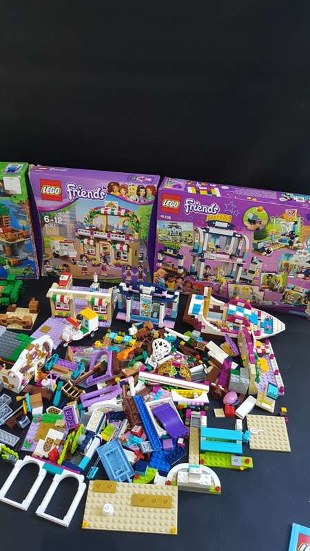 Large collection of mixed LEGOS bid for all!!!!!
