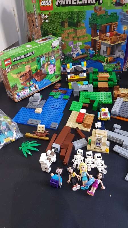 Large collection of mixed LEGOS bid for all!!!!!