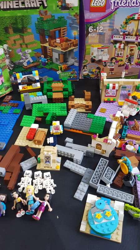 Large collection of mixed LEGOS bid for all!!!!!