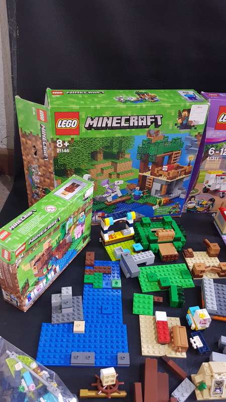 Large collection of mixed LEGOS bid for all!!!!!