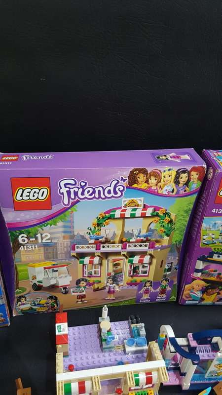 Large collection of mixed LEGOS bid for all!!!!!