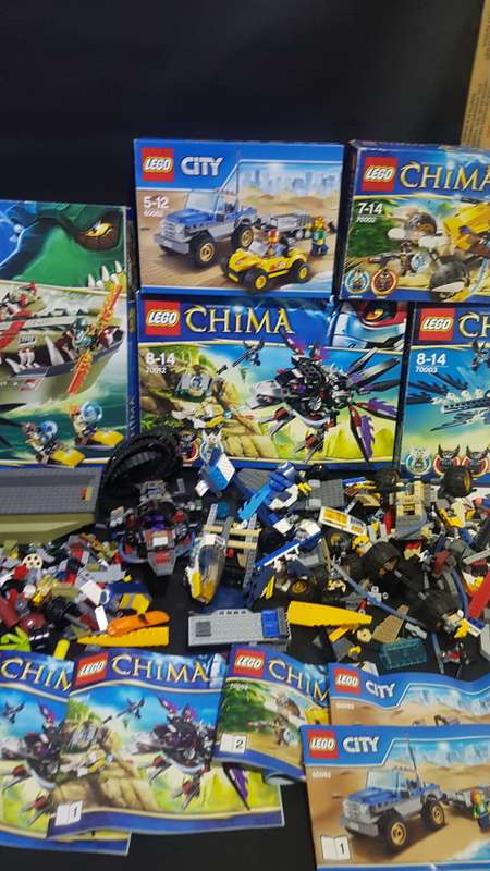 Large collection of Lego Chima please note that they are mixed and I'm note sure if they complete!!!