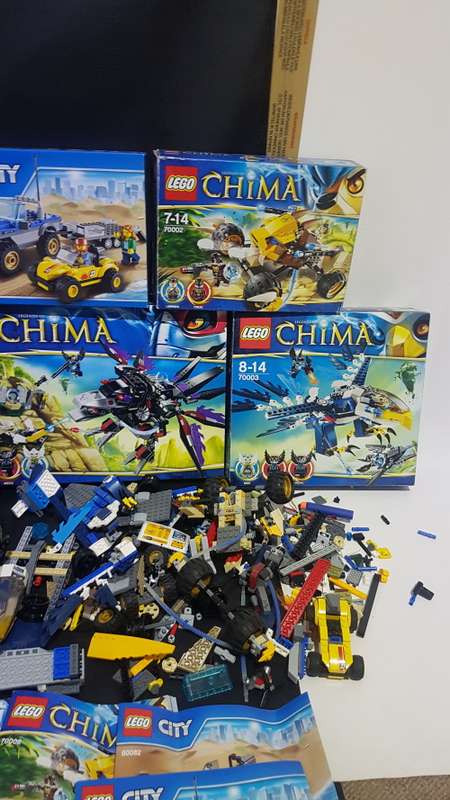 Large collection of Lego Chima please note that they are mixed and I'm note sure if they complete!!!
