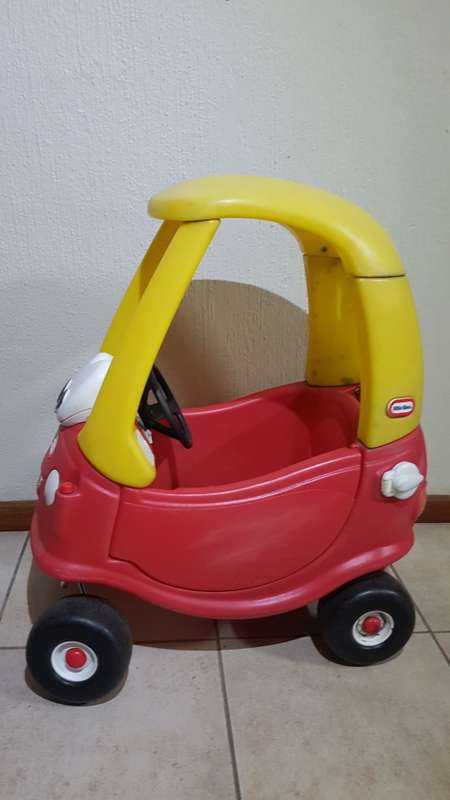 Large Kidies Little Tikes car !!!!