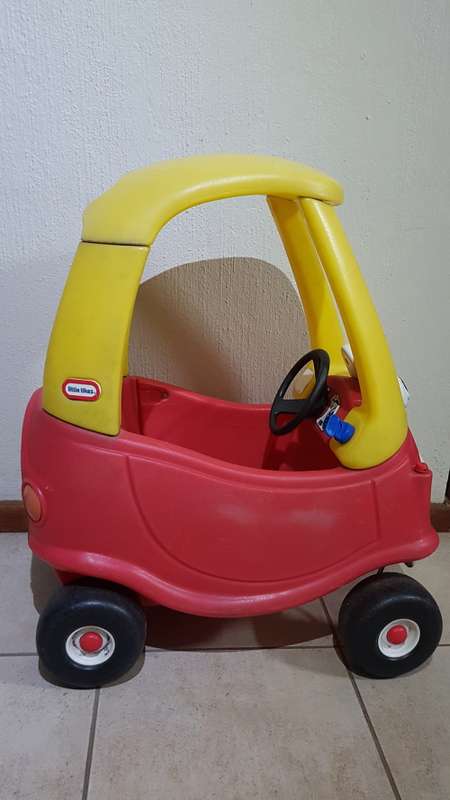 Large Kidies Little Tikes car !!!!