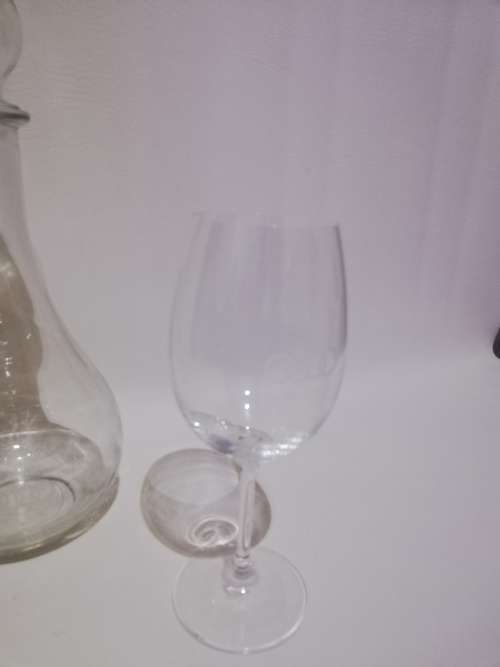 Beautiful large Audi glass set boxed!!!!!!