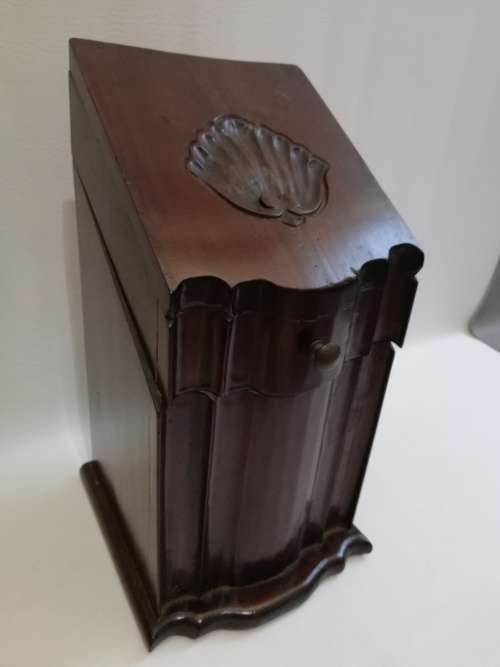 Vintage beautiful solid wooden box!!!!!!