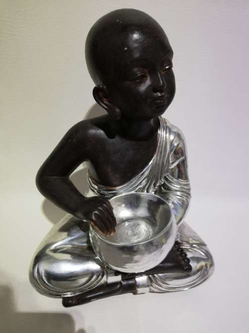 Large Stunning 33cm tall buddha figure!!!!!