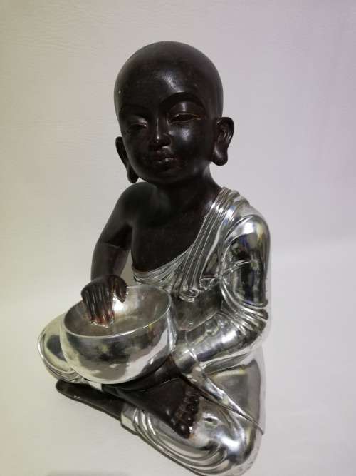 Large Stunning 33cm tall buddha figure!!!!!