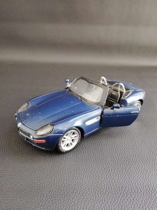 Die cast BMW Z8 scale 1/24!!!!!