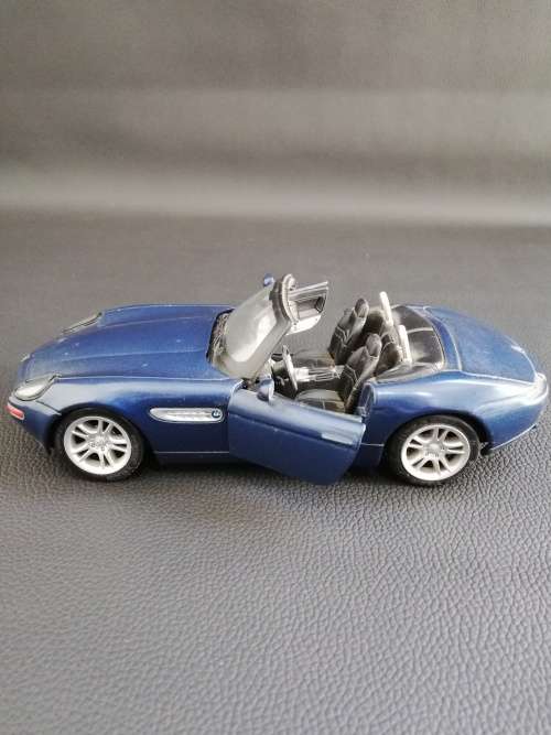 Die cast BMW Z8 scale 1/24!!!!!