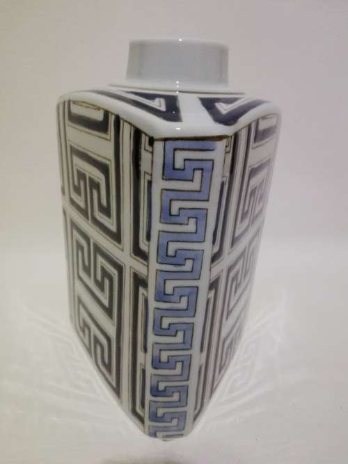 Beautiful ceramic vase 20 cm tall!!!!!