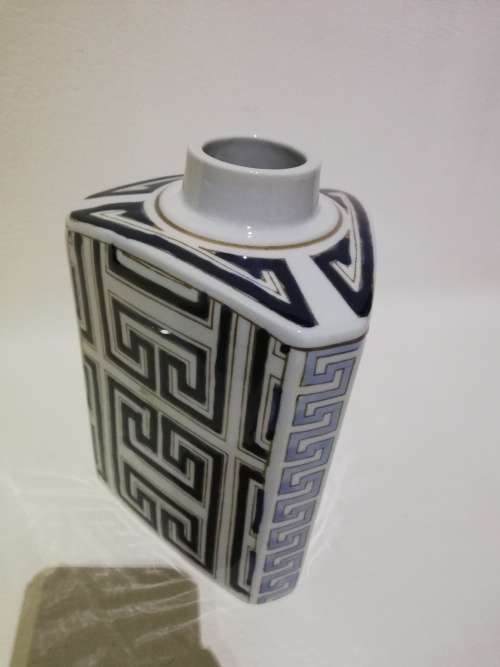Beautiful ceramic vase 20 cm tall!!!!!