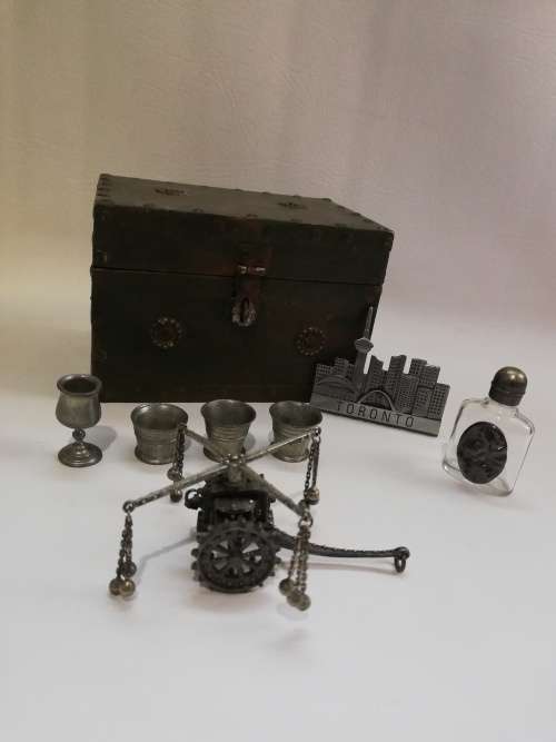 Beautiful wooden box with small bid for all!!!