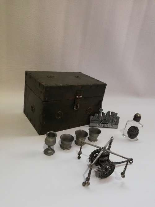 Beautiful wooden box with small bid for all!!!