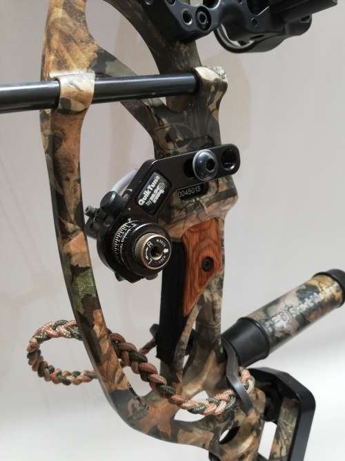 HOYT USA ZR200 COMPOND BOW with bag and a collection of arrows bid for all bow in good condition!!!!