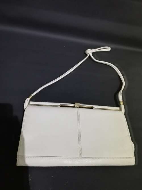 Lady's leather bag!!!