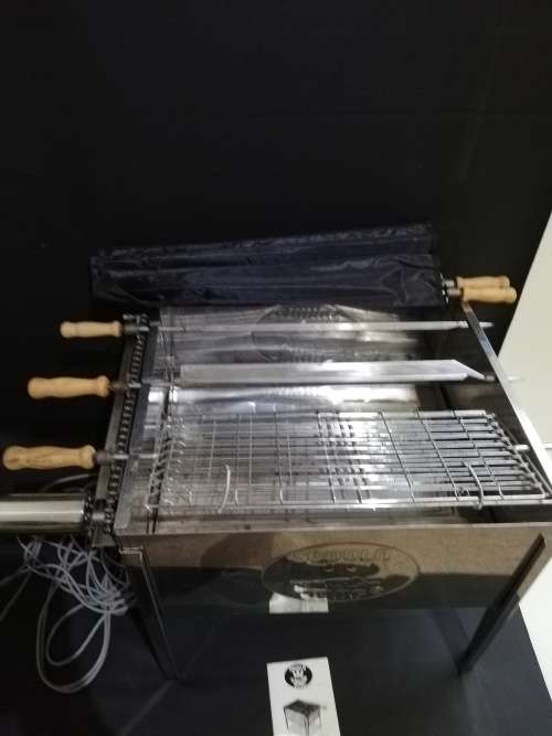 Large Stainless steel Souvla king Rotasary braai working in good condition complete with bag!!!!!!