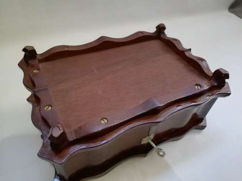 Vintage Solid large Beatifull wooden case with glass and key!!!!!