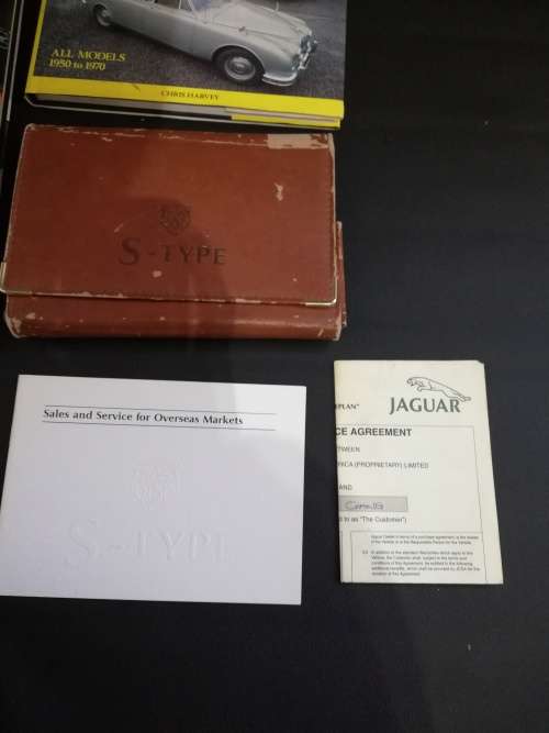 Job lot Jaguar collection of books bid for all!!!!