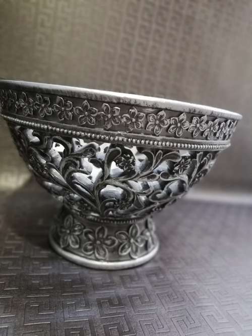 Stunning large highly detailed bowl!!!!!