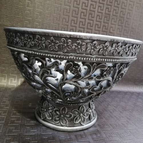 Stunning large highly detailed bowl!!!!!