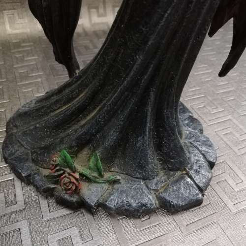Large highly detailed figure 22cm tall!!!
