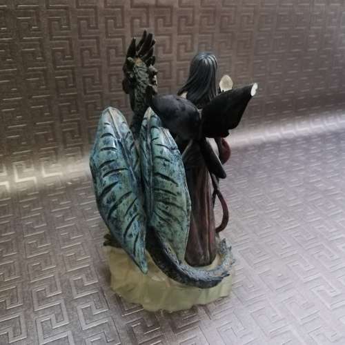 Highly detailed figure with dragon!!!!