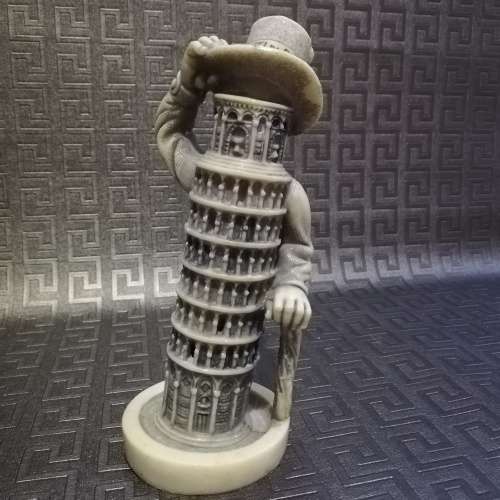 Saluti De Pisa figure 17cm tall!!!