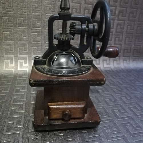 Beautiful Highly detailed grinder working!!!