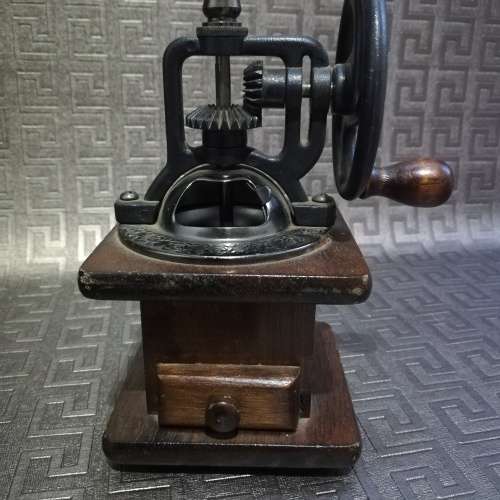 Beautiful Highly detailed grinder working!!!