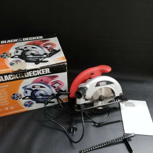 Barely used Black and Decker circular saw 100% working condition!!!!