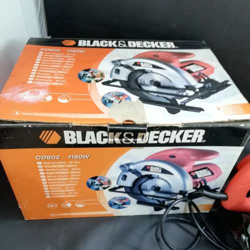 Barely used Black and Decker circular saw 100% working condition!!!!