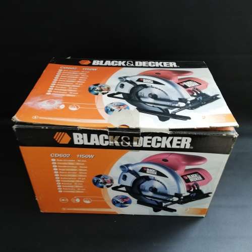 Barely used Black and Decker circular saw 100% working condition!!!!