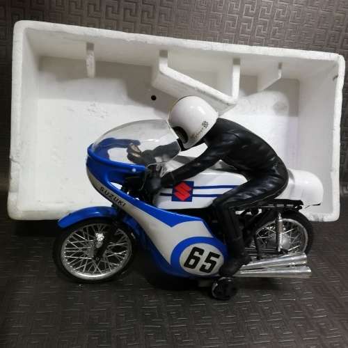 Vintage Super large Suzuki bike only no remote control!!!!!