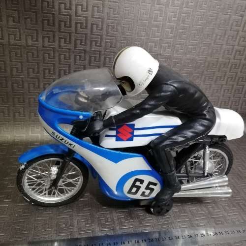 Vintage Super large Suzuki bike only no remote control!!!!!
