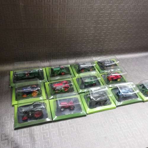 Collection of 13 sun damaged tractors bod for all!!!!
