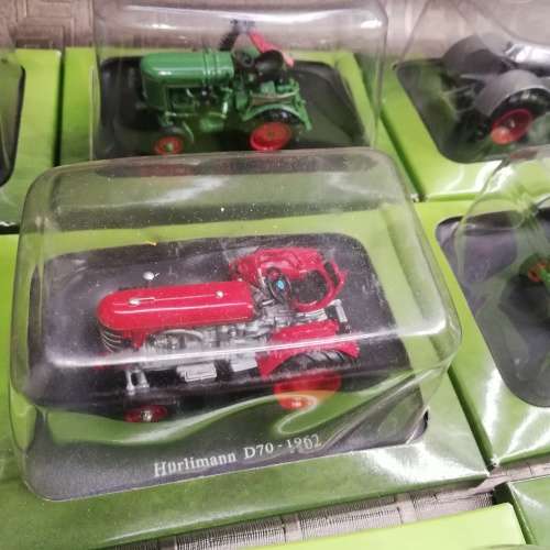 Collection of 13 sun damaged tractors bod for all!!!!