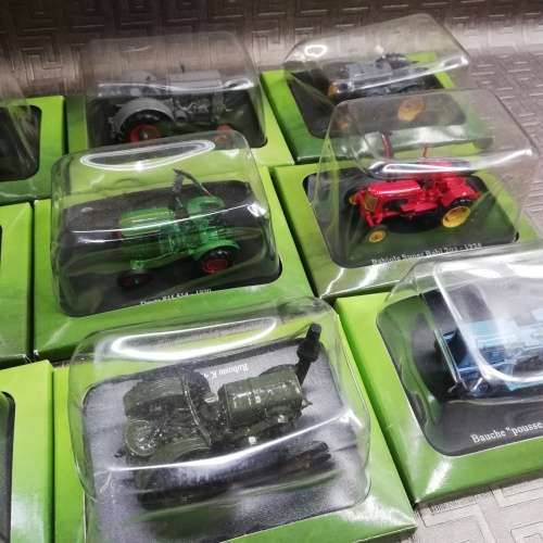 Collection of 13 sun damaged tractors bod for all!!!!