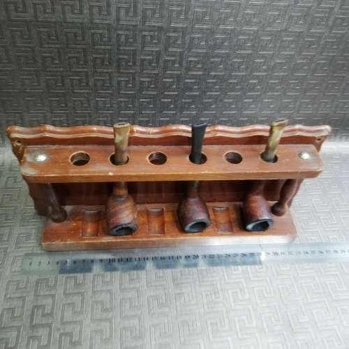 Vintage large wooden pipe stand with smoking pipes did for all!!!!!