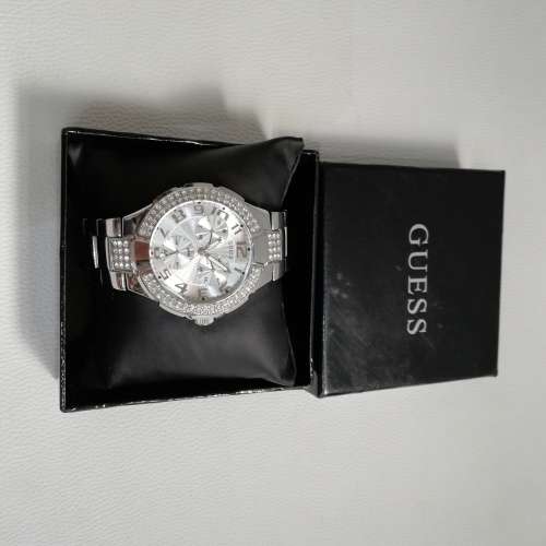 Stunning Guest watch needs batteries!!!!